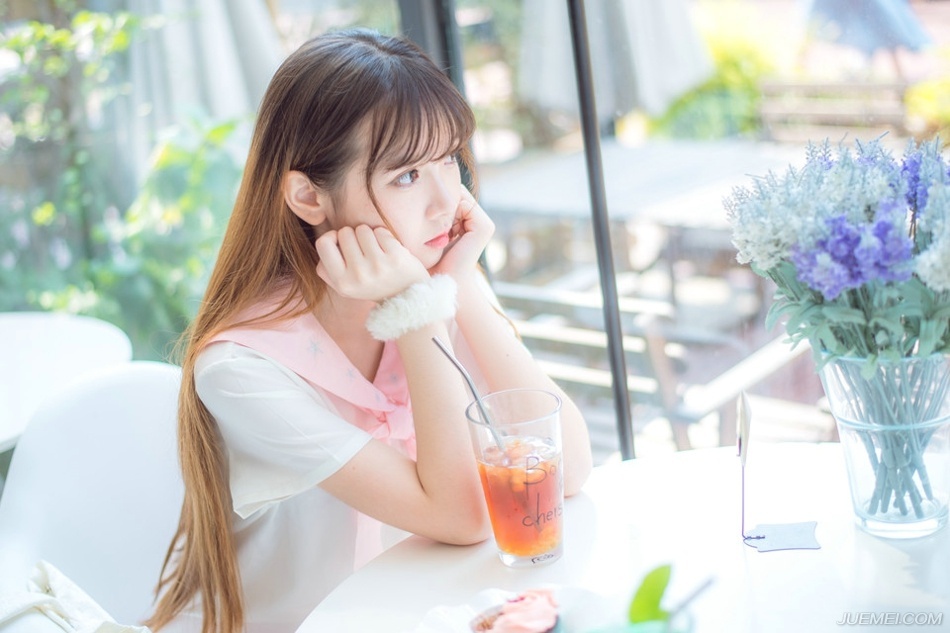 善良给对了人，会对你感恩；善良给错了人，会让你寒心。心软给对了人，会对你情深；心软给错了人，会让你痛心。宽容给对了人，会对你热忱；宽容给错了人，会让你窝心。